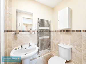 En-suite- click for photo gallery